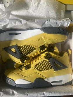 Lightning 4’s Size 10.5