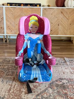 Very good condition 2 yrs old at grandmas house used 8 times Cinderella car seat