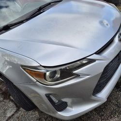 14 Toyota Sion Tc Parts Only 