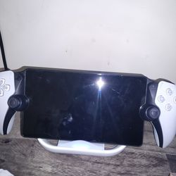 PlayStation Portal W/Charging Dock 