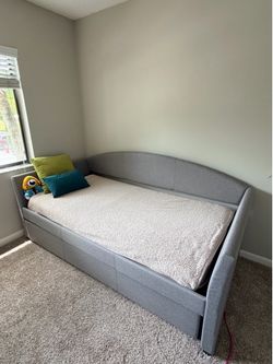 Twin Daybed with Pull-Out Trundle – Gray