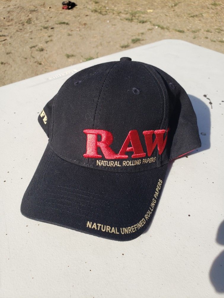 Raw Rolling Paper Hat With Wooden Poker