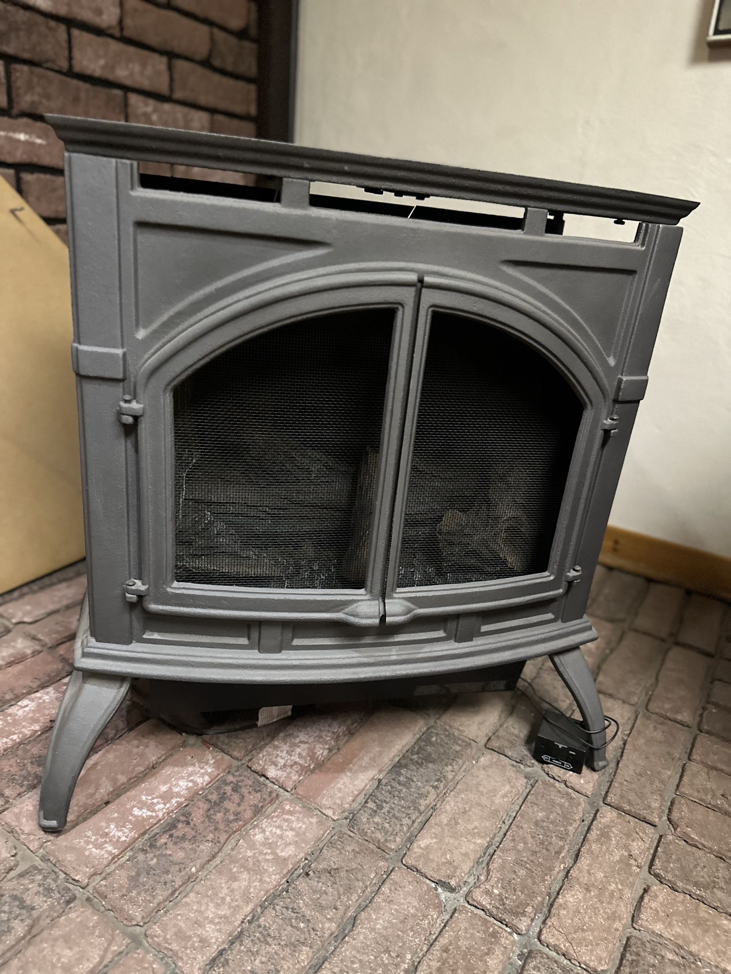 VENT-FREE CAST IRON GAS STOVE 25KBTU