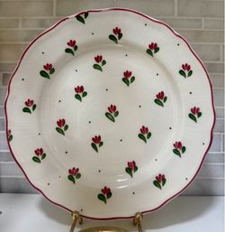 Vintage 5 Johnson Brothers” Bonjour”Salade plates 8” Tulip motifs
