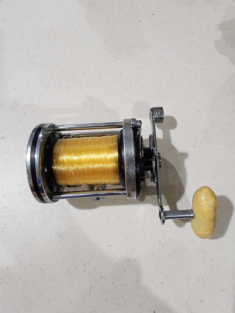 Fishing Reel - Penn Squidder 140