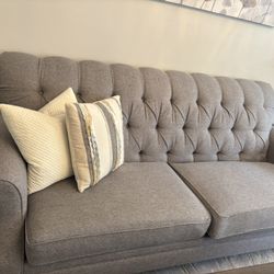 2 Sofas 