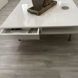 Bar Stool & Coffee Table