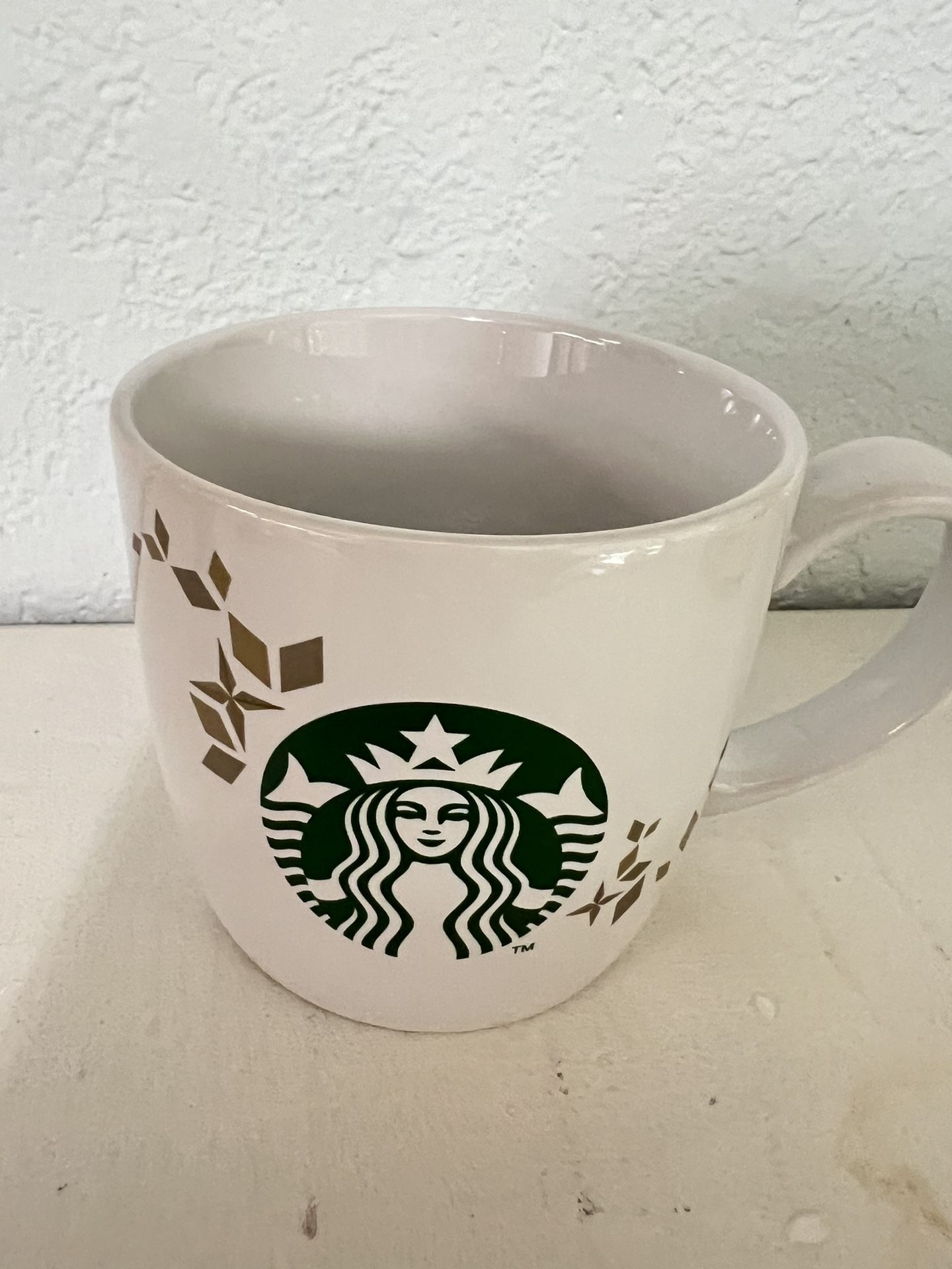 Starbucks 2013 Holiday Collection Coffee Cup Mug White 14 Ounce