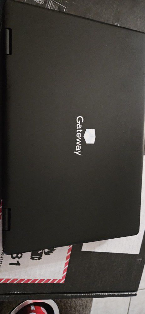 Gateway Laptop/Tablet 2 In 1