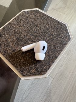 AirPods Pro (2nd Gen) Left Ear Only – Model A2698 (Lightning Version)