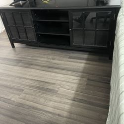 60 Inch Long 26 Inch High 15 Inch Deep Tv Stand Black Wood And Glass Door Excellent Condishon Pick Up Raseda And Vanowen 