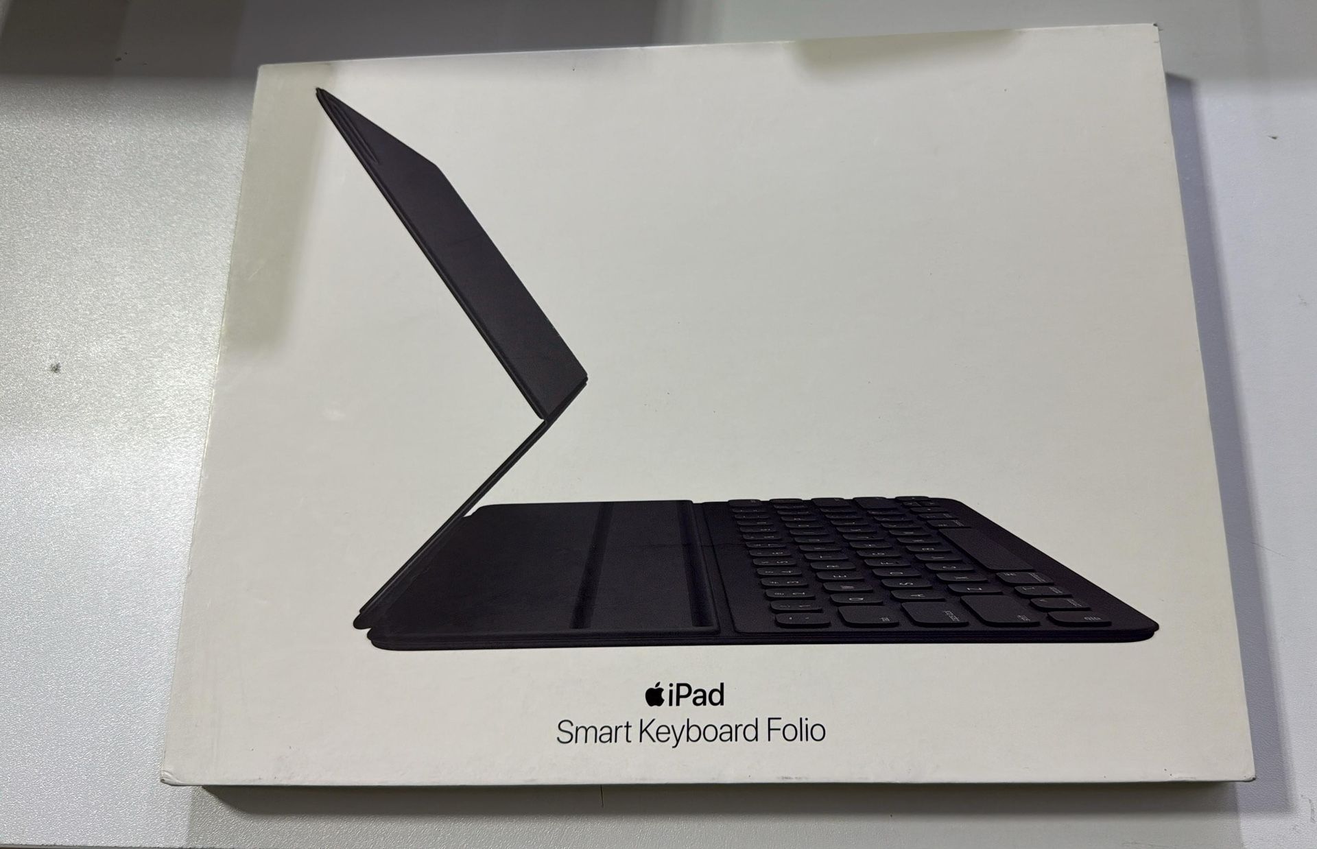 iPad Pro 12.9 (3rd , 4th, 5th, 6th Generation compatible)