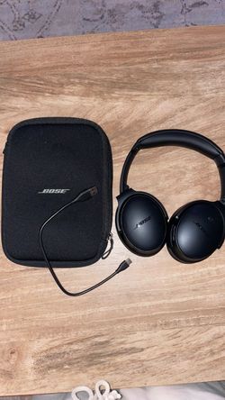 Bose headphones with case and cord