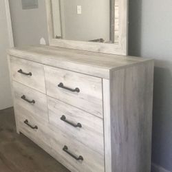 dresser mirror