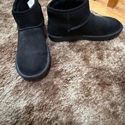 Black Boots Size 8 Women’s