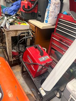 Lincoln MIG WELDER *350 Today only*