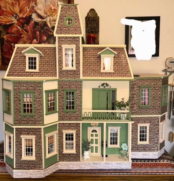 Custom Built New Haven Victorian Dollhouse 1.12 Scale