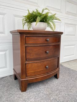 Side table/nightstand