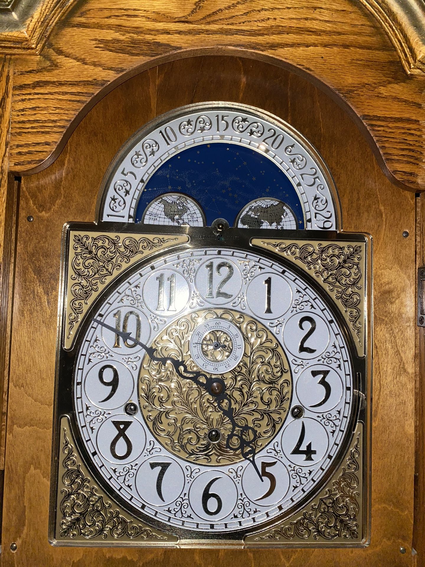Howard Miller Magestic Grandfather Clock for Sale in Boca Raton, FL OfferUp