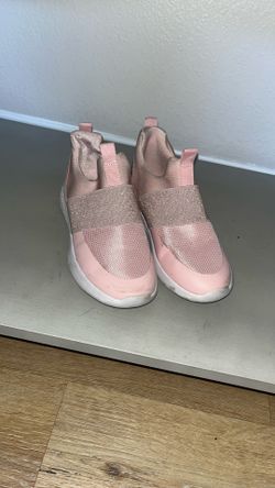 Girls shoes