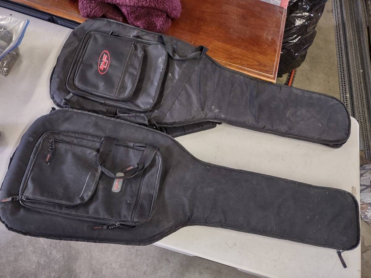 2 Gig Bags - Bass Or Guitar