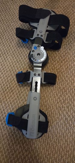 OSSUR Rebound Post Op Knee Universal Padded Adjustable Cool

Brace Left/Right