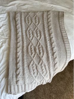 Knit blanket