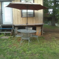 Outdoor Furniture: Metal Lawn Picnic Table And Chairs.