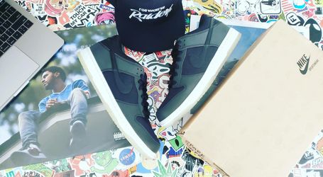 Nike Dunk Low Supreme Spark Size 9.5 & 10