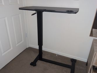 Mobile standing desk