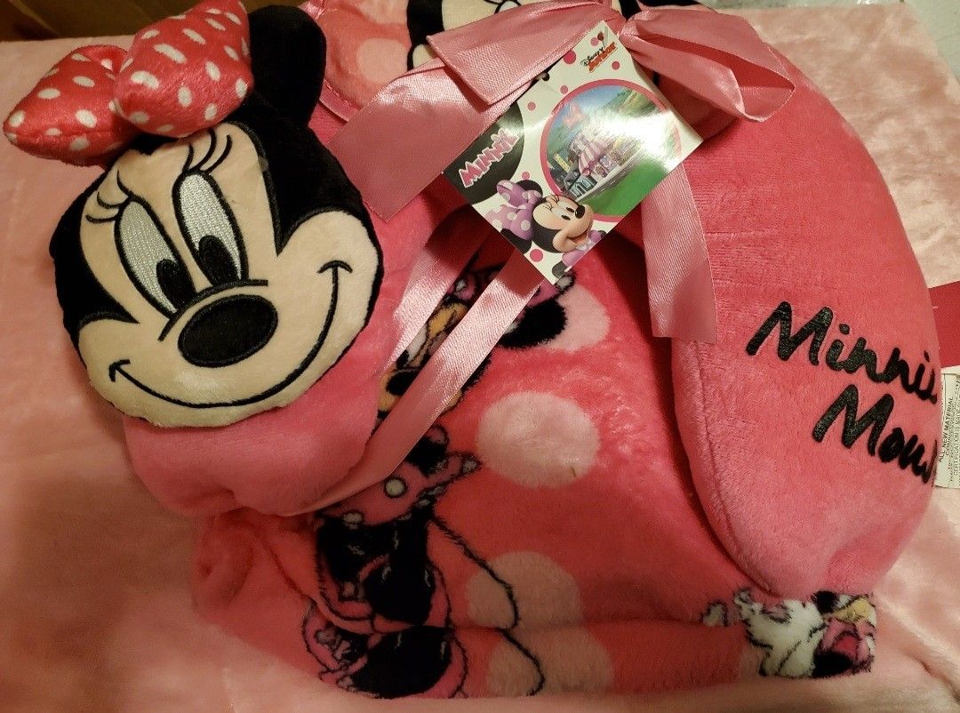 New Minnie Mouse Neck Pillow And Throw Blanket