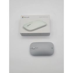 Microsoft Modern Mouse, Silver. Comfortable Right/Left Hand Use Design with Metal Scroll Wheel, Wireless, Bluetooth for PC/Laptop/Desktop, Works with 