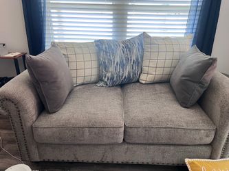 Cindy Crawford grey sofa and loveseat