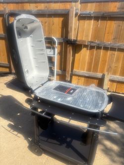 Portable original grill pk300 Aaron Franklin cast Aluminium charcoal grill brand new pickup only