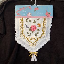 Disney Aristocrat MARIE TABLE RUNNER (Price Is Firm) MORE DISNEY IN PROFILE 🥰
