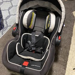 Graco Car seat 