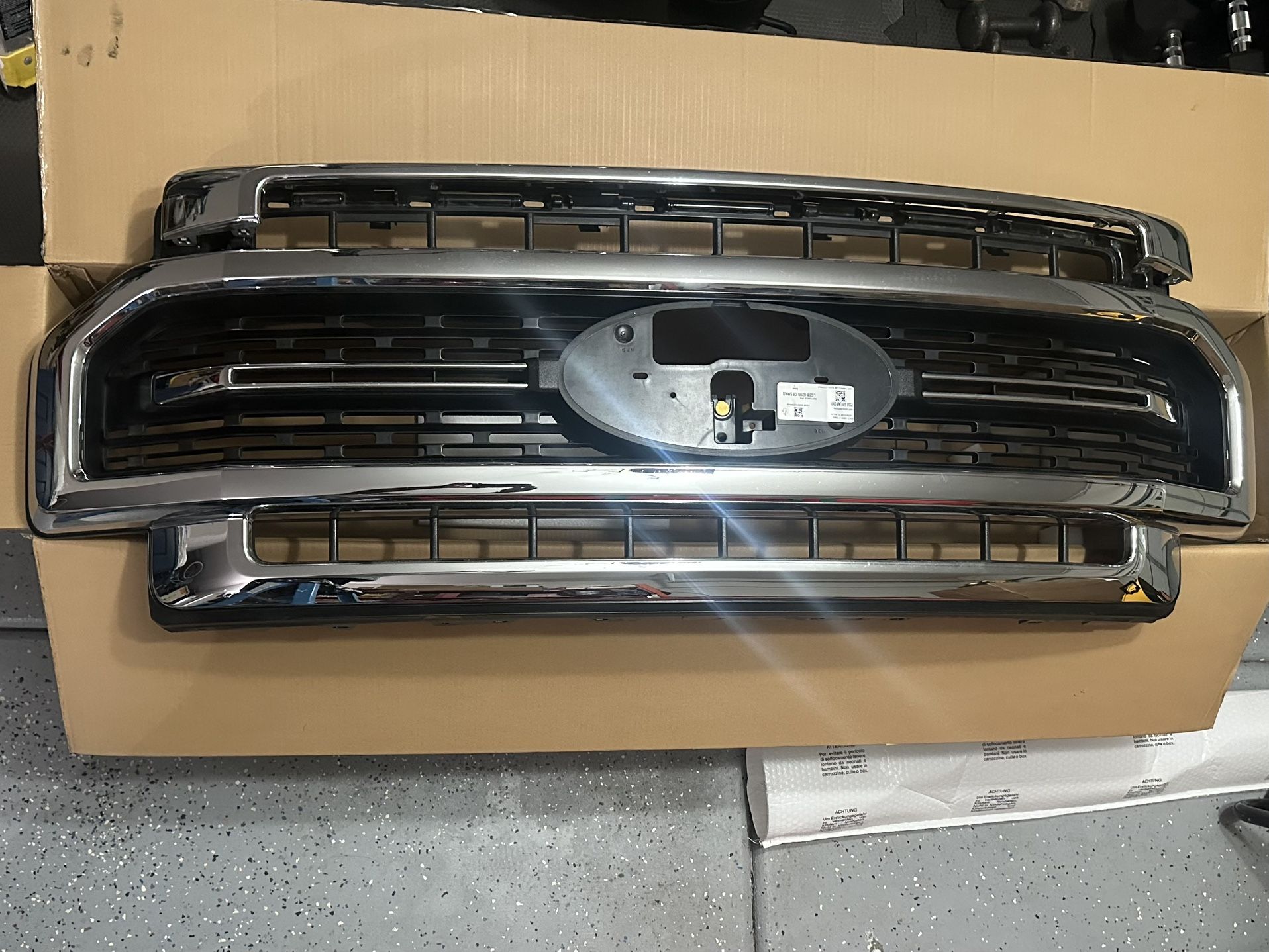 FORD FRONT GRILL