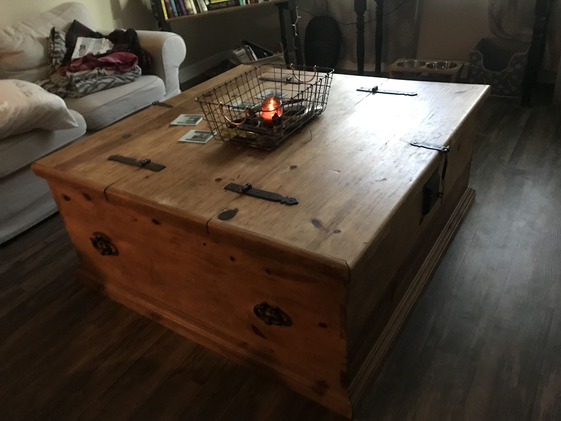 Trunk/Coffee table