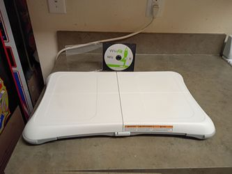Balance Board for Nintendo Wii in very good condition W/Wii Fit Game (Disc only) Tested, Working.
