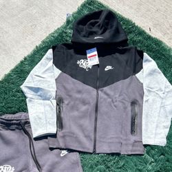 Saya Nike Track Suit