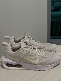 Nike Air Max Low-Top Sneakers