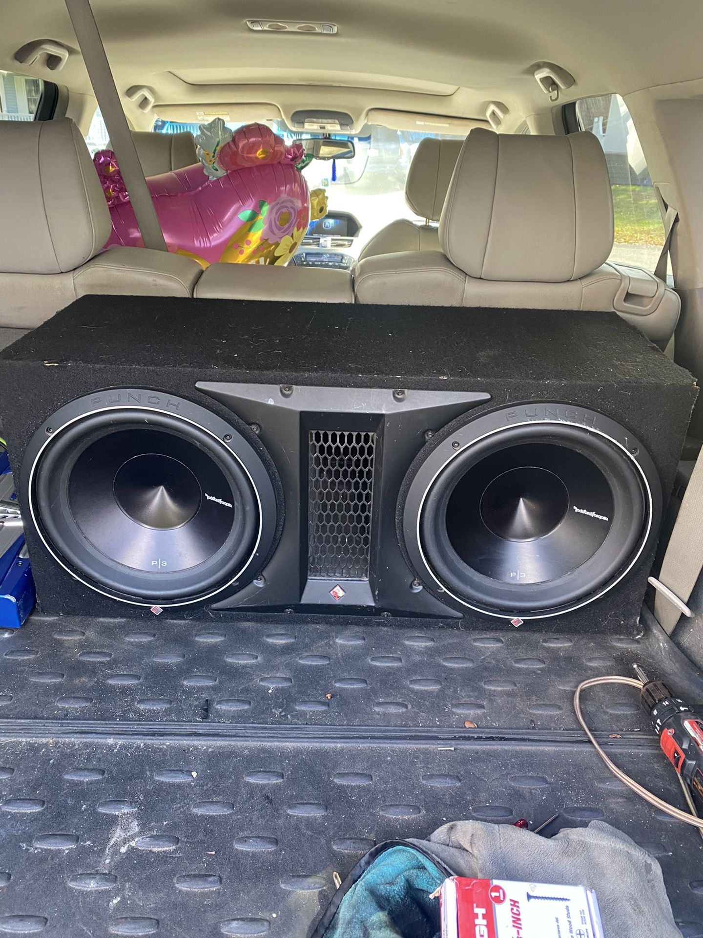  Two 12 Rockford Fosgate P3s Subwoofer  Loaded in a Vented Enclosure 1200 RMS / 2400 Watts Max