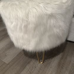 ✨Faux Fur Foot Stool Ottoman – White with Gold Legs ✨