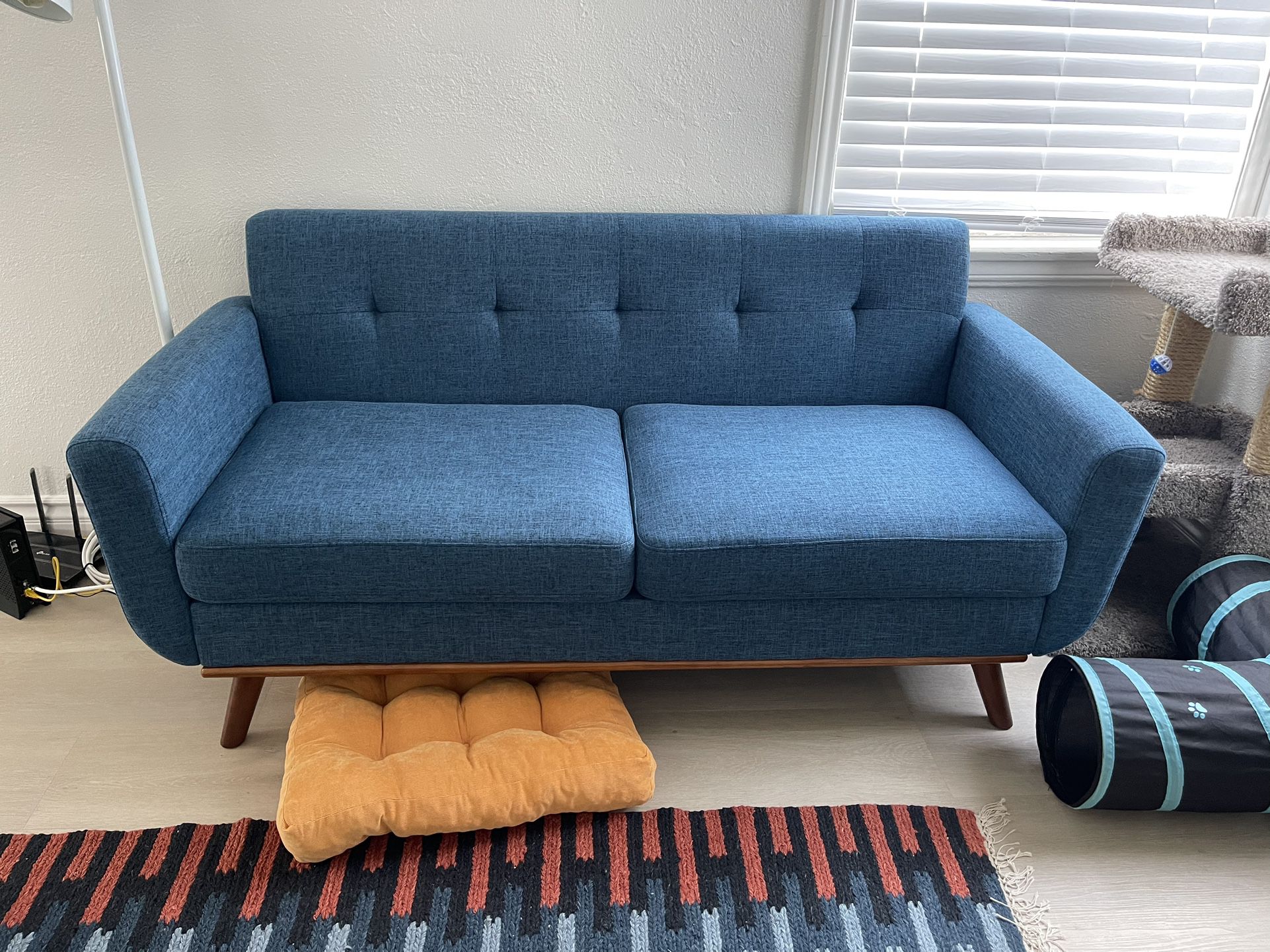 Small Love Seat Sofa/Couch