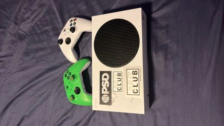 Xbox series s 1tb not very used