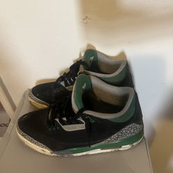 Air Jordan 3 Pine Green Size 10.5