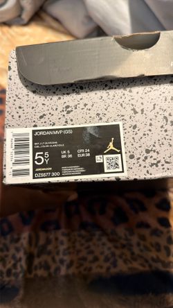 Jordan MVP (GS) Boys Mid Top Sneakers Green/Orange/White US 5.5Y DZ5577-300