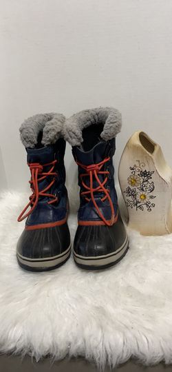 Sorel Waterproof Winter Snow Boots size 6 youth women 8