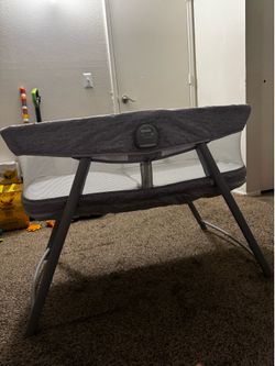 Bassinet/Play yard