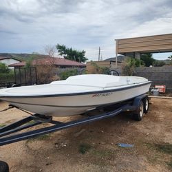 22' Day Cruiser Jet Boat